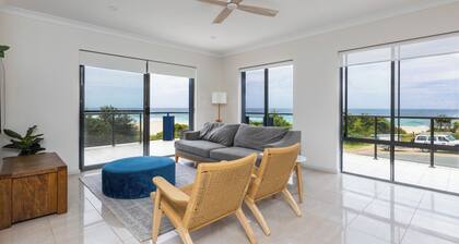 Tide at Blueys Beach - Dog Friendly Beachfront