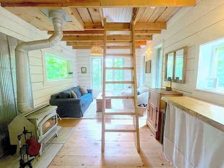 Living area. The Cozy Cabin: Shabby Chic & Totally Tranquil