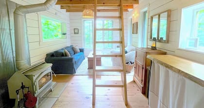 The Cozy Cabin: Shabby Chic & Totally Tranquil