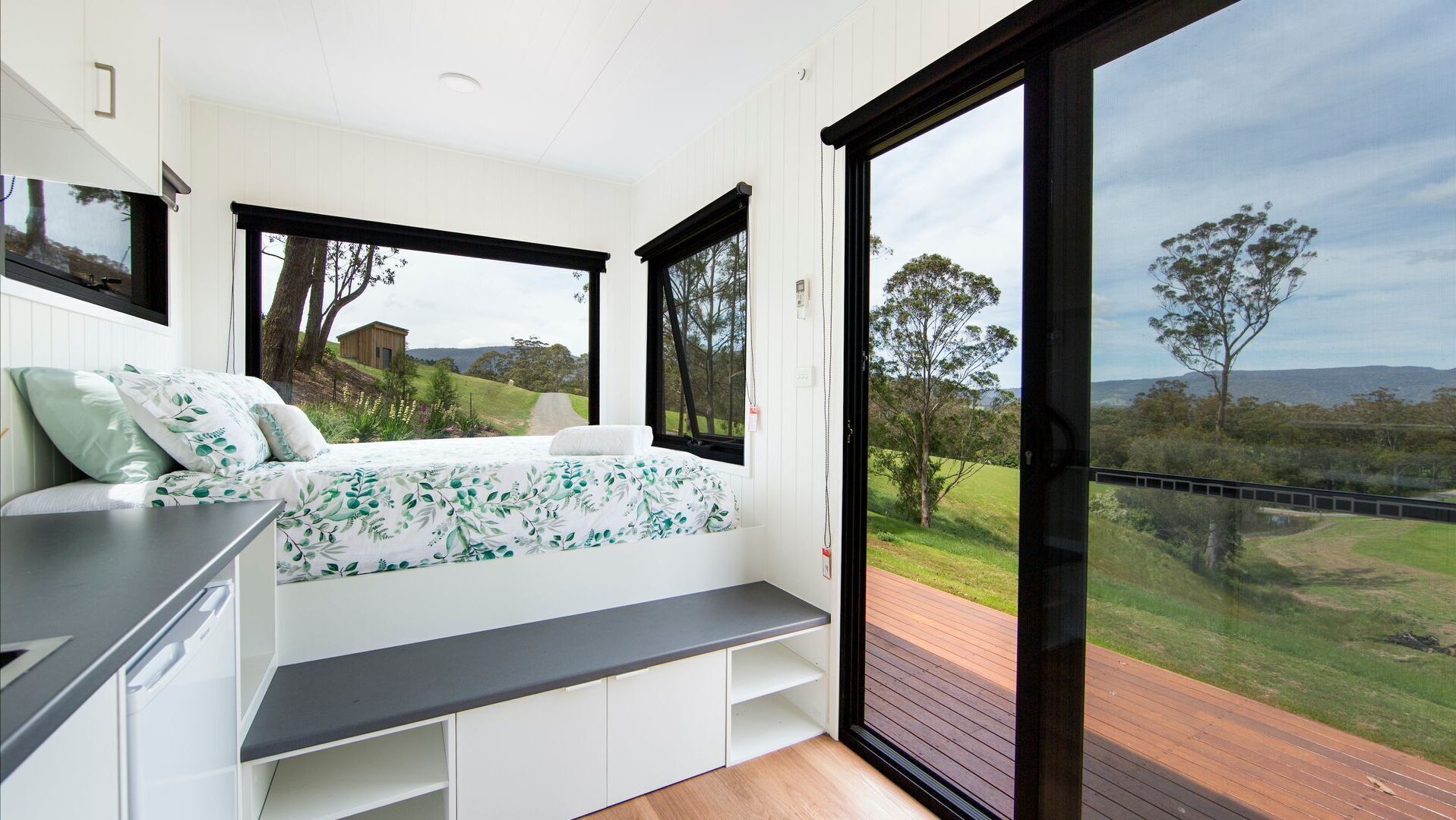1 bedroom, desk, bed sheets