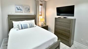 3 slaapkamers, een kluis op de kamer, een strijkplank/strijkijzer