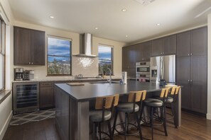 Fridge, microwave, oven, stovetop - Modern Elegance, Stunning Mountain Views, Hot Tub, Fire Pit, Walk to River! (Breckenridge)