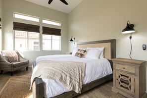 3 bedrooms, desk, iron/ironing board, travel crib