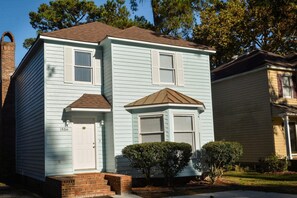 House, 3 Bedrooms | Exterior - Elizabeth Rd House by Palmetto Vacations (Myrtle Beach)