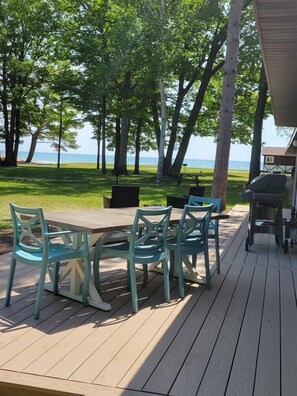 Outdoor dining - Sunrise Beach Oscoda - Lake Huron | Condo |Sleeps 8 |  3BR/2BA | Private Beach (Oscoda)