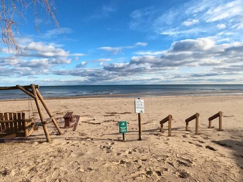 Sunrise Beach Oscoda - Lake Huron | Condo |Sleeps 8 |  3BR/2BA | Private Beach