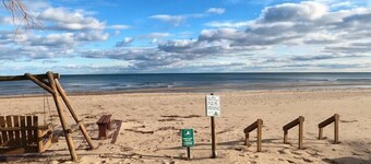 Sunrise Beach Oscoda - Lake Huron | Condo |Sleeps 8 |  3BR/2BA | Private Beach
