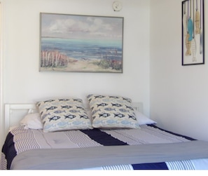 3 bedrooms, in-room safe, iron/ironing board, free WiFi