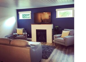 TV, fireplace, Netflix, streaming services