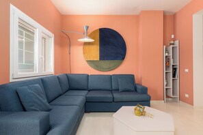 TV - Nerodavola – Vacation villa rental with pool in Avola Antica, southern Sicily. (Avola)