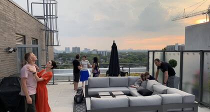 QUEEN WEST PENTHOUSE LOFT WITH LARGE OUTDOOR SPACE (long-term rentals only)