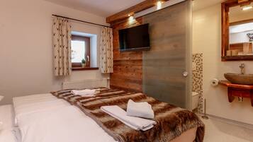 9 bedrooms, internet