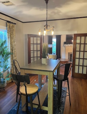 Dining - 📍Historic Mitchell House 1928 River View & Gardens (West Monroe)