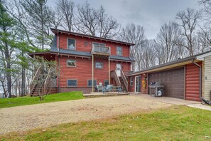 Exterior - Modern Log Cabin w/ Rec Room, Steps to Lake! (Pine City)