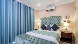 1 bedroom, iron/ironing board, internet, bed sheets - Ezulwini Guest House - Standard Double Room with balcony & pool view, 2 guests (Dolphin Coast)