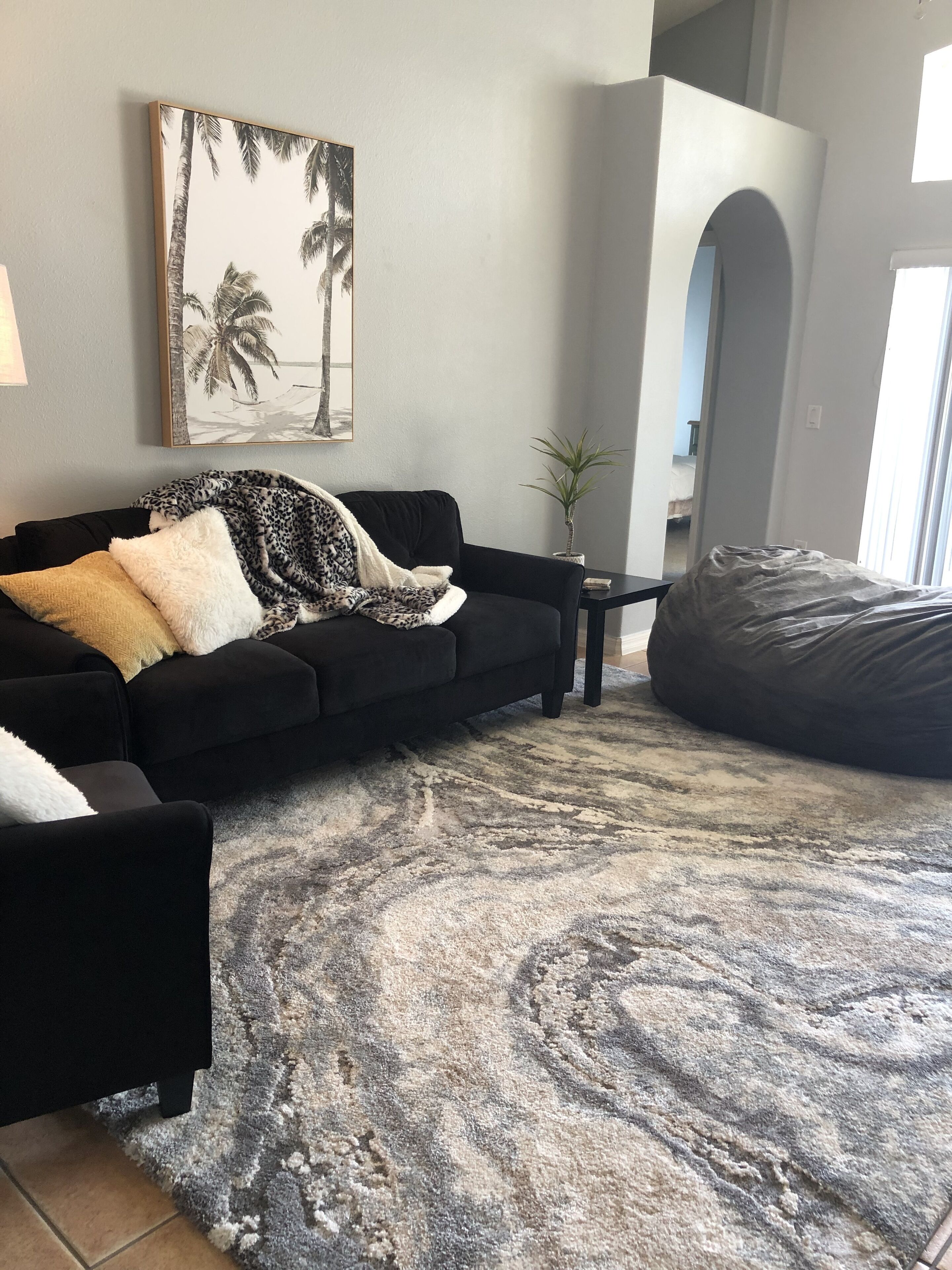 Smart-TV, Bücher, Musikbibliothek, Computerbildschirme