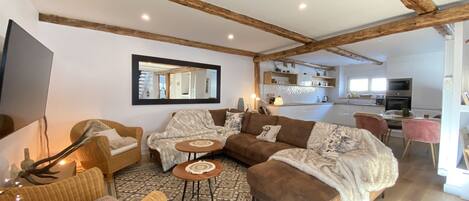 Smart TV, DVD player, books