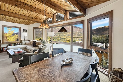 Ultimate Winter Escape! Ski-In/Out! Great Mountain Views, Heated Pool, Gas Fireplace, Parking, W/D