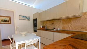 Frigorifero, forno, lavastoviglie, macchina per tè/caffè