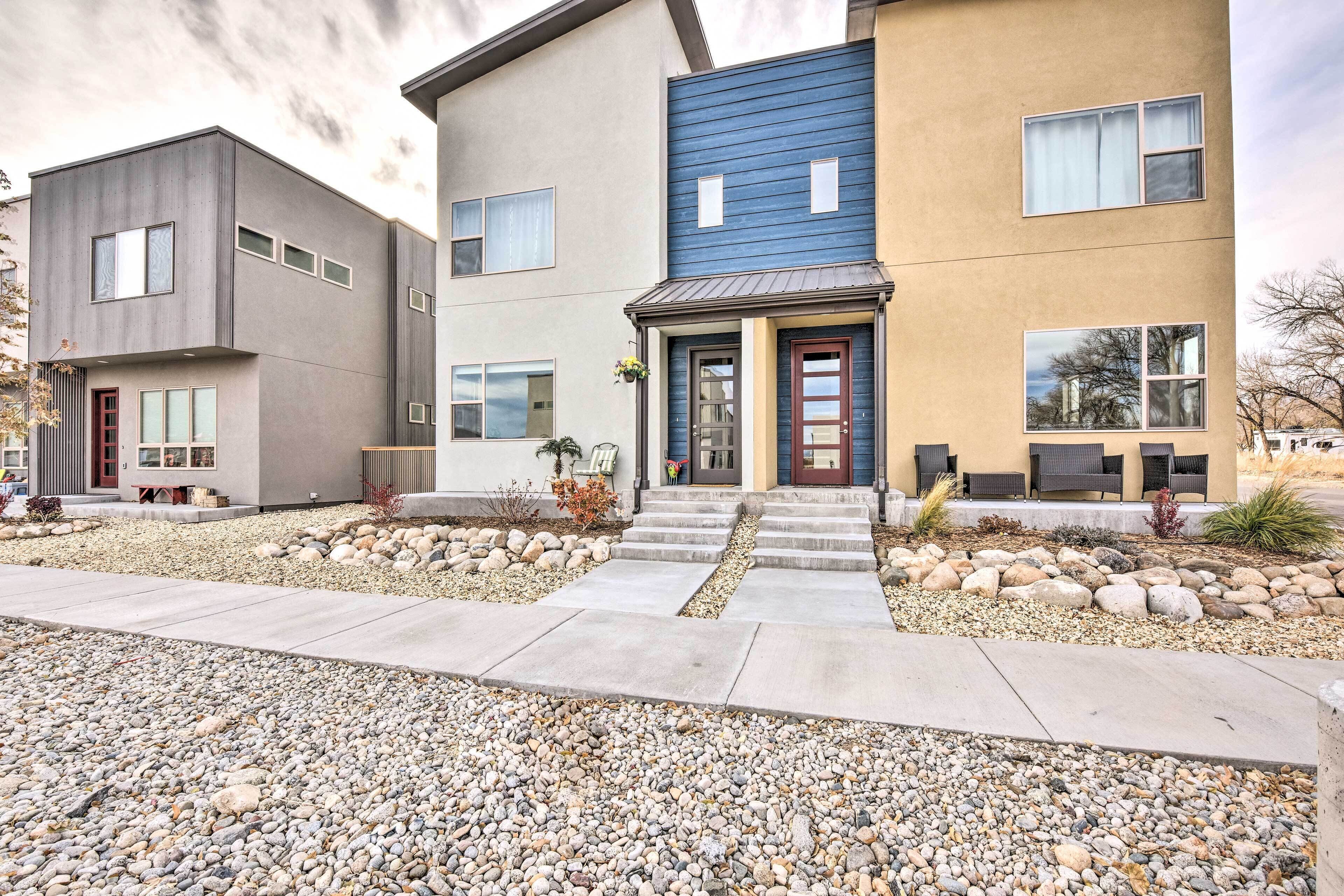 Modern Townhome < 10 Mi to Skiing & Hiking!