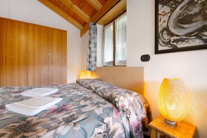 Free WiFi, bed sheets - Studio 'La Fonte Di Mariella' with mountain view, wellness area and Wi-Fi (Dosso del Liro)