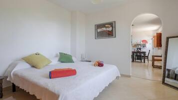 1 soverom, strykejern/-brett, wi-fi (inkludert) og sengetøy