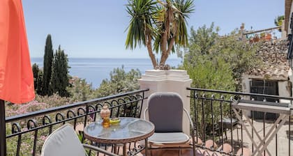 Apartamento "Luna" con piscina compartida, Wi-Fi, aire acondicionado, terraza y jardín