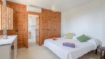 1 chambre, fer et planche Ă repasser, Wi-Fi gratuit, draps fournis