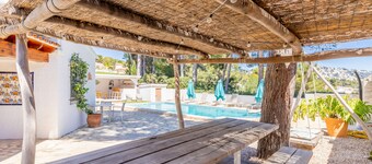 Holiday 'Villa Casa Verano Eterno' with Pool, Garden & Mountain View