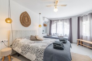 6 quartos, ferros/tábuas de passar roupa, Wi-Fi de cortesia