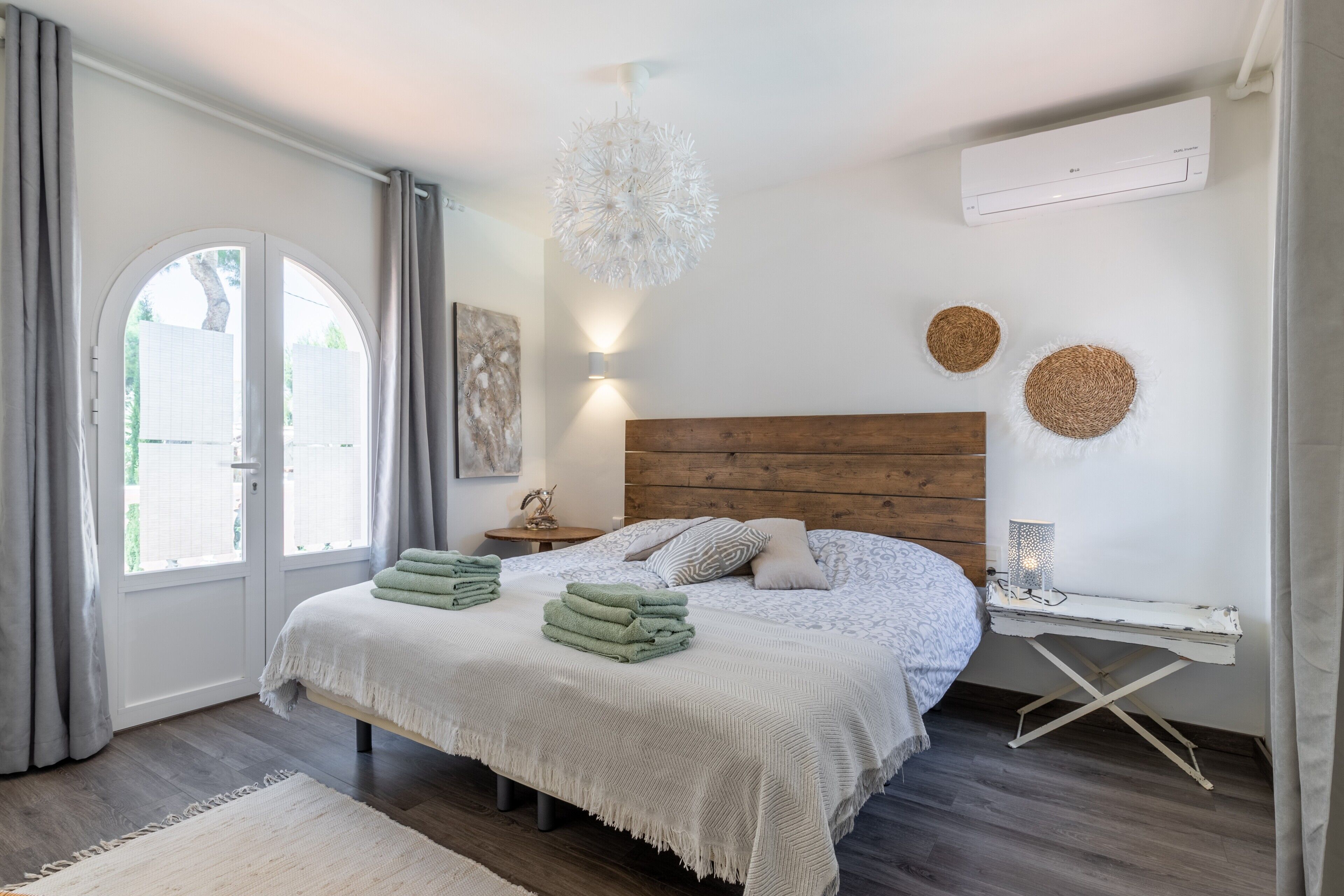 6 slaapkamers, een strijkplank/strijkijzer, gratis wifi, beddengoed