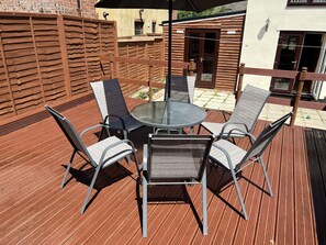 Exterior - 2 Pound cottage (Gloucester)