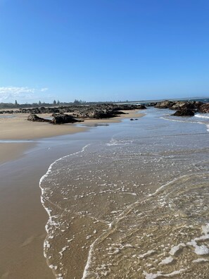 Beach nearby, sun-loungers - Absolute beachfront holiday home with private heated pool (Diamond Beach)