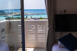 Crystal Court 708, Non Smoking | Balcony view