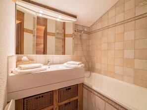 Bathroom - Cozy 2-bedroom apartment in Valmorel with ski locker (Valmorel)