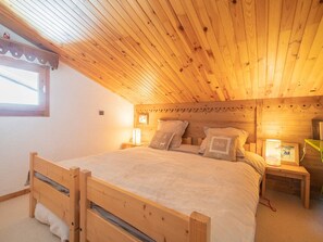 2 bedrooms