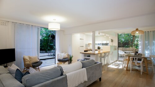 Tewkesbury Courtyard, Darlinghurst I90