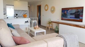 Smart-TV, bøker og PC-skjermer