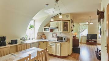 Standard Apartment | 1 bedroom, iron/ironing board, free WiFi