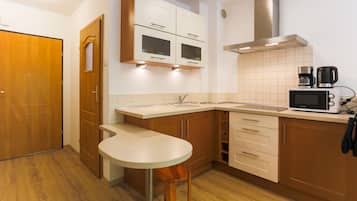 Standard Apartment | Private kitchen | Fridge, microwave, stovetop, toaster