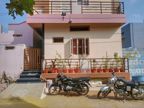 Private Two bedrooms flat in Hampi