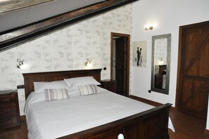 3 bedrooms, iron/ironing board, free WiFi, bed sheets - Finca La Cantarera Tarifa - Reconnect with yourself + nature. 5 mins from Tarifa (Tarifa)