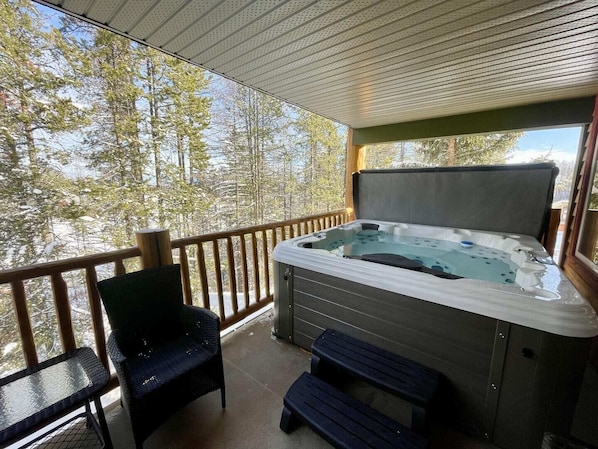 Bain à remous extérieur