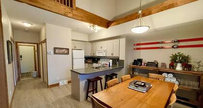 Alpine Bliss Awaits: Beautiful Mountain Home with Hot Tub