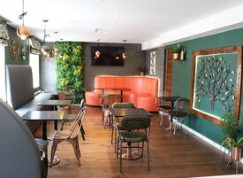 Desayuno a la carta todos los días (con cargo)