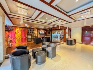 Lobby sitting area - Spree Hotel Jaipur (Jaipur)