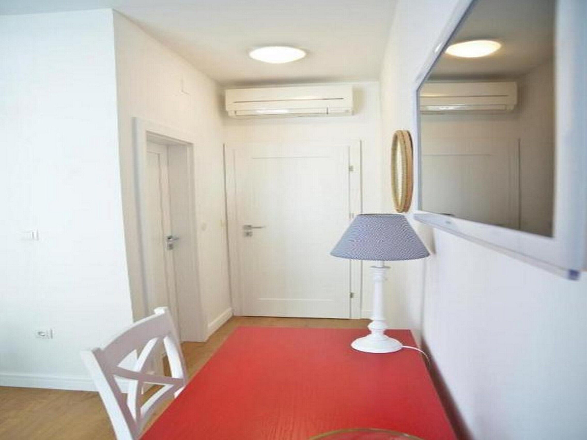 Kamar Kota, 1 kamar tidur, pemandangan kota | Seprai premium, didekorasi berbeda-beda, dan meja kerja