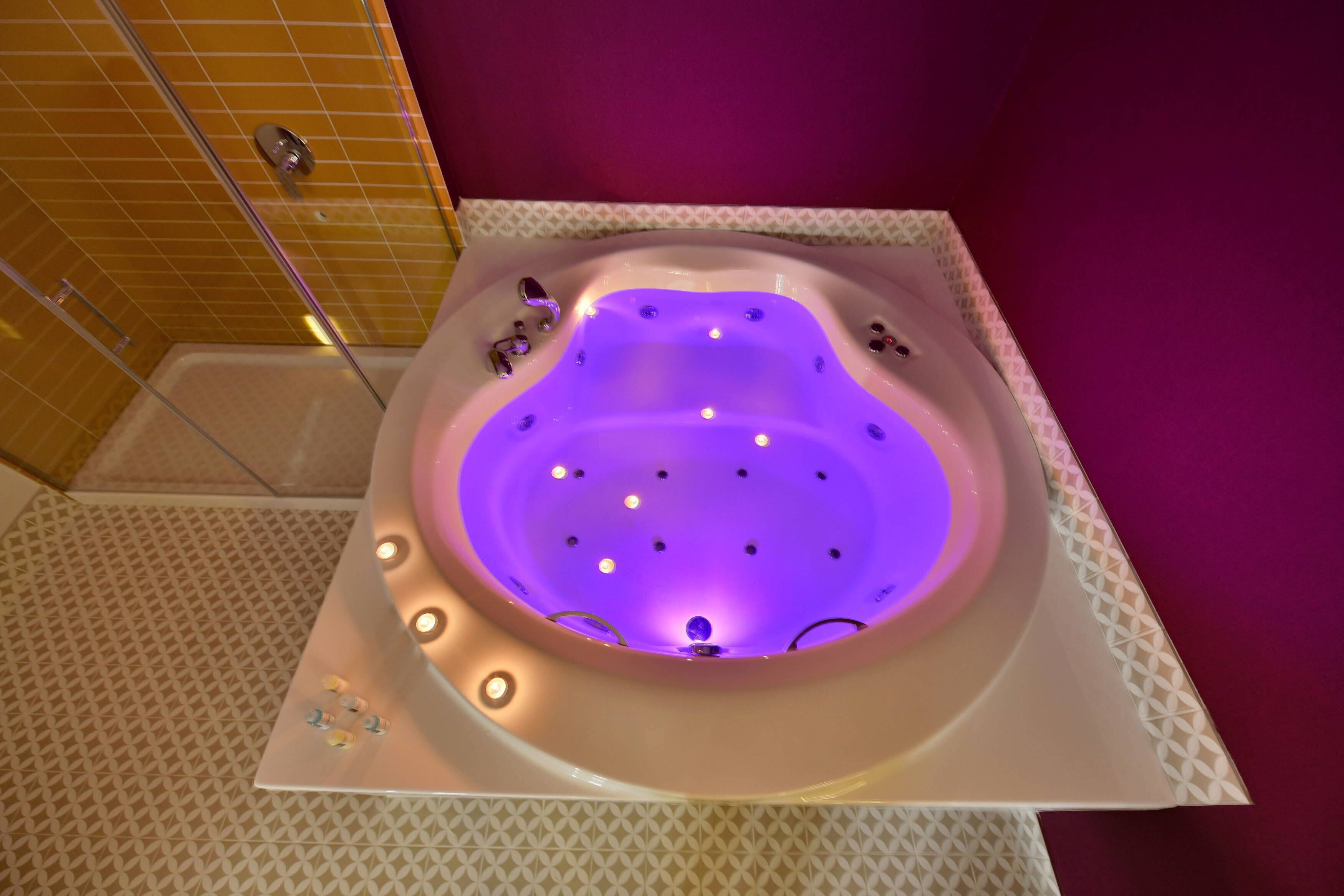 king deluxe room | bathroom | free toiletries, hair dryer, slippers, towels