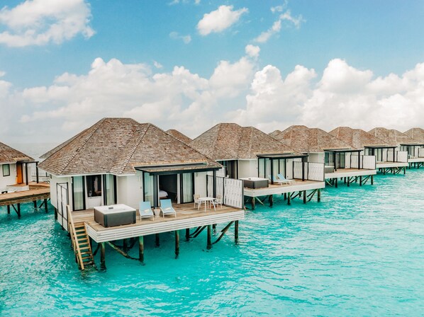 Water Villa with Jacuzzi | Bộ trải giường bằng vải cotton Ai Cập, bộ đồ giường cao cấp