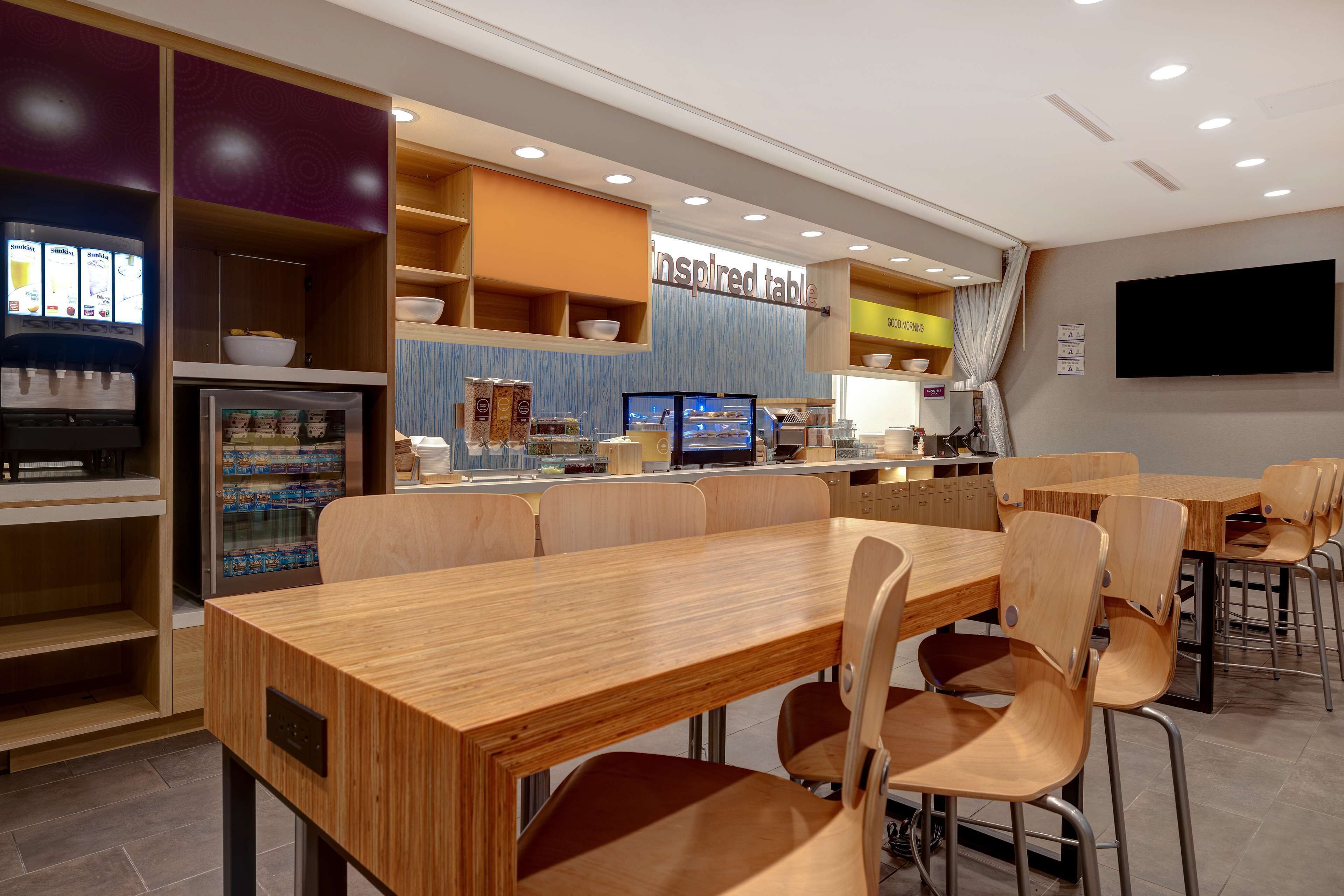 Free daily buffet breakfast